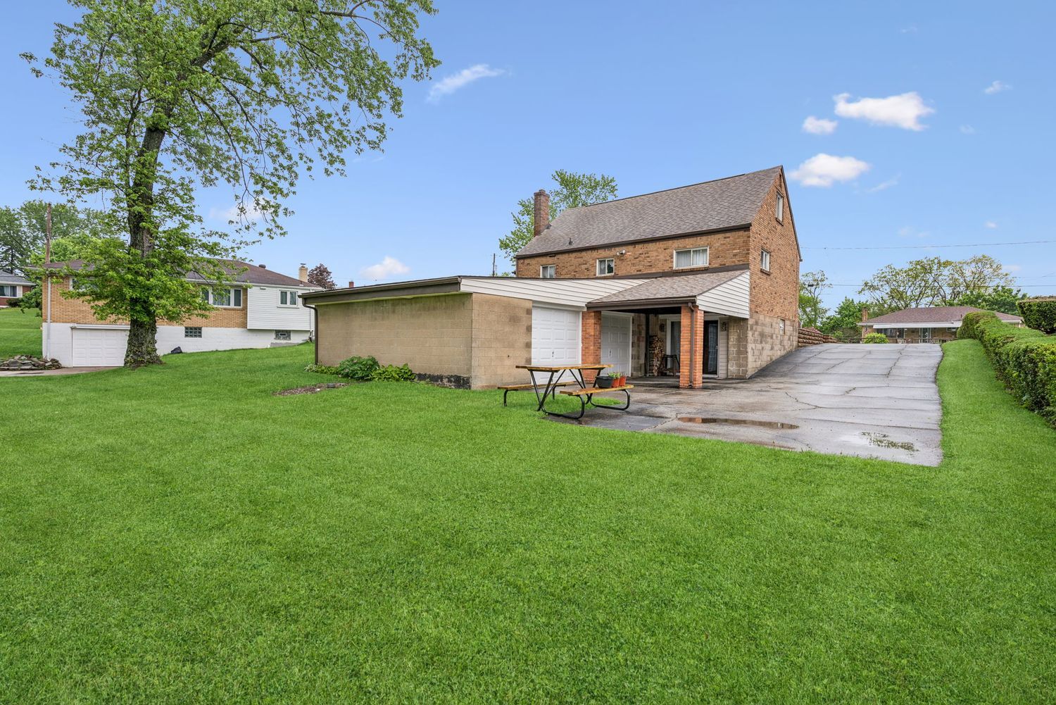 223 E Patty LANE