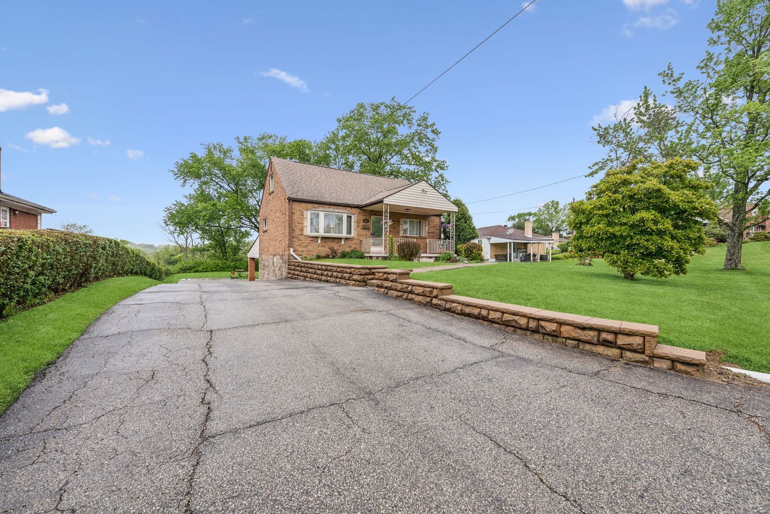 223 E Patty LANE