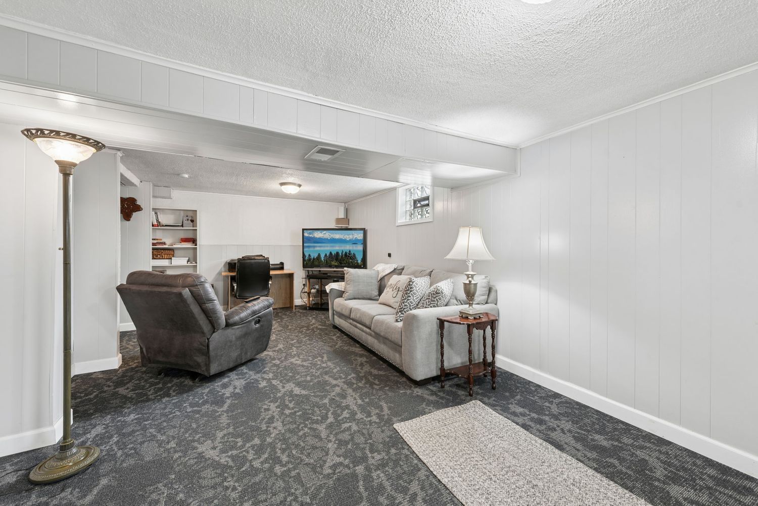 223 E Patty LANE