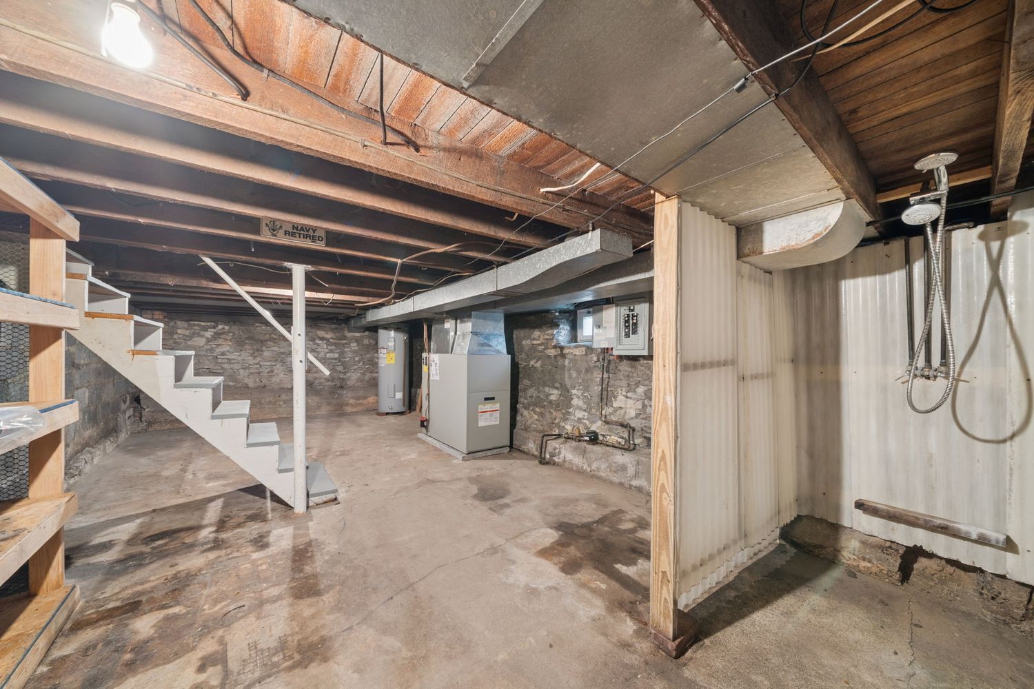 174/176 Roosevelt Way