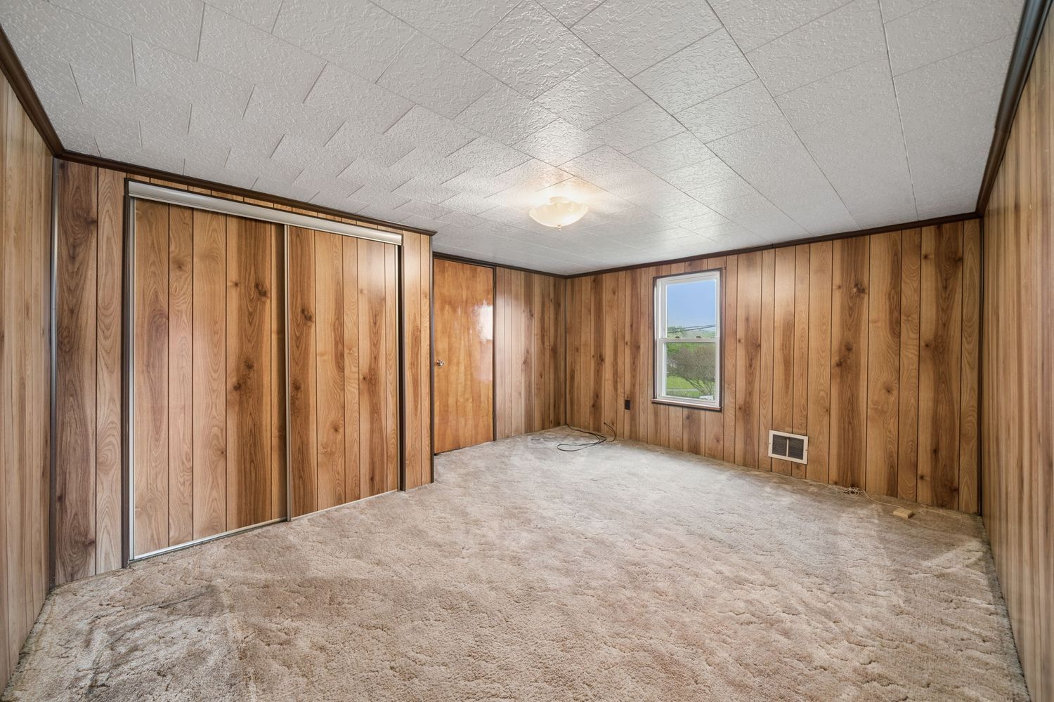 174/176 Roosevelt Way