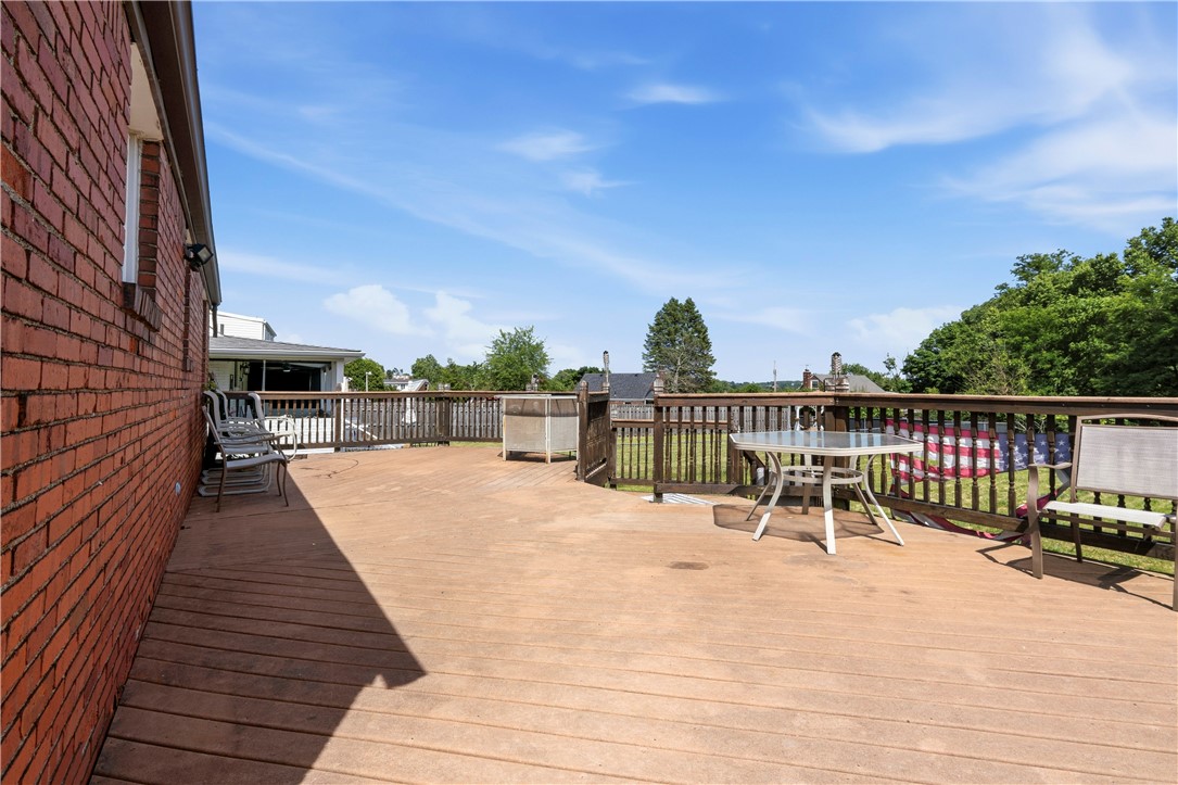 700 Overhill Dr