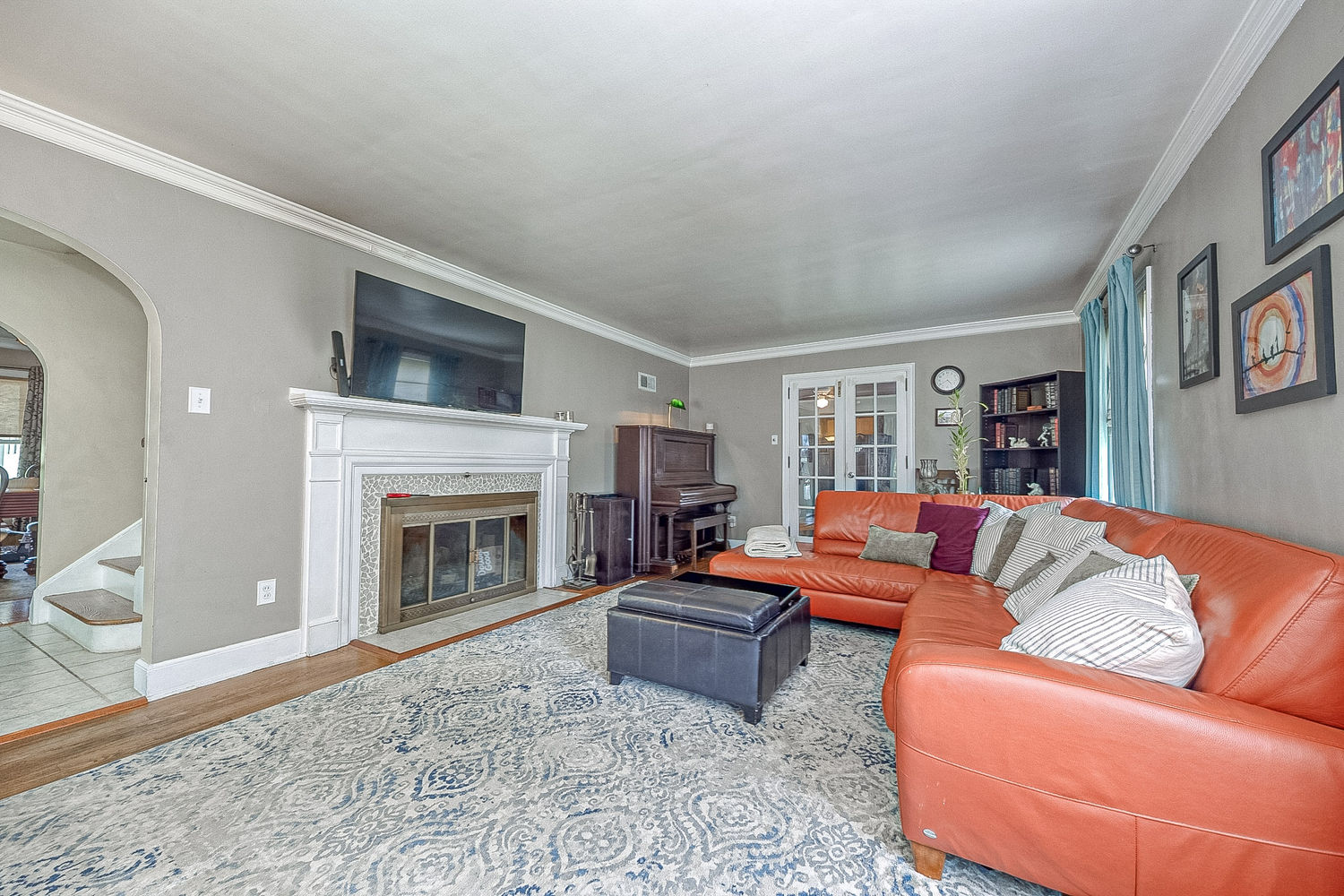 945 Summit DRIVE
