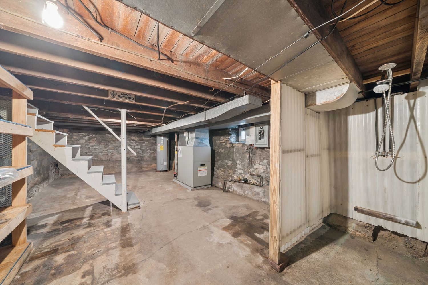 174/176 Roosevelt Way