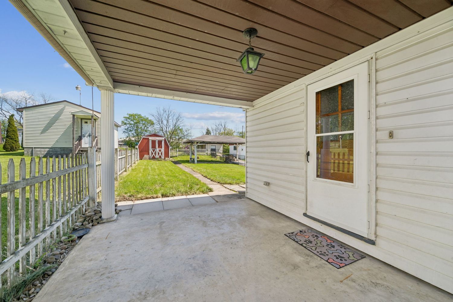 174/176 Roosevelt Way
