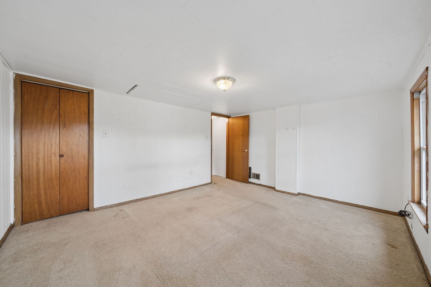 174/176 Roosevelt Way