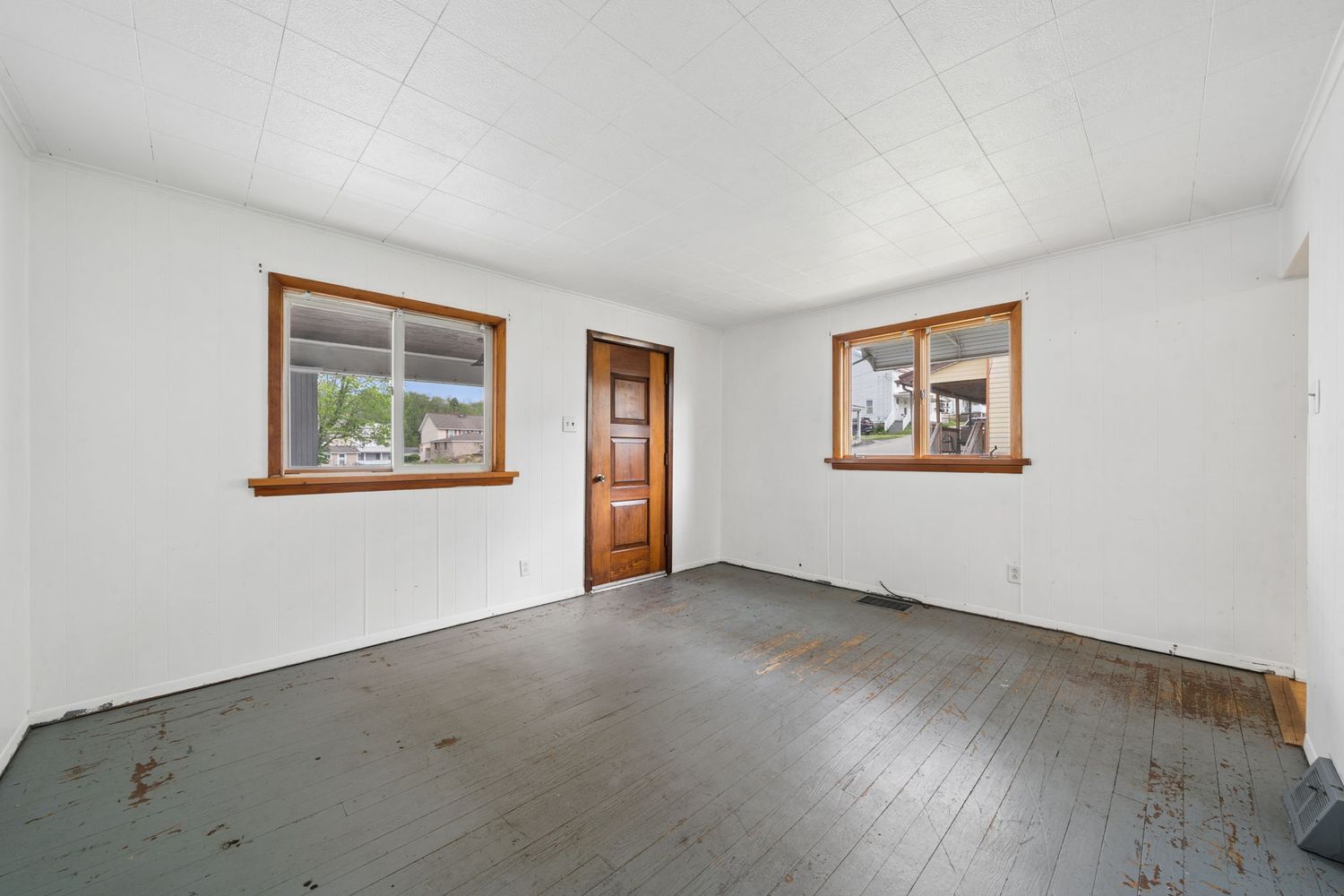 174/176 Roosevelt Way