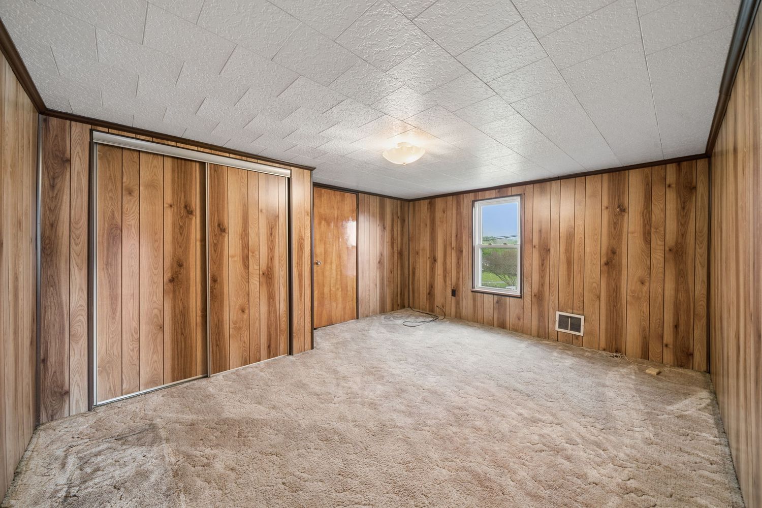 174/176 Roosevelt Way
