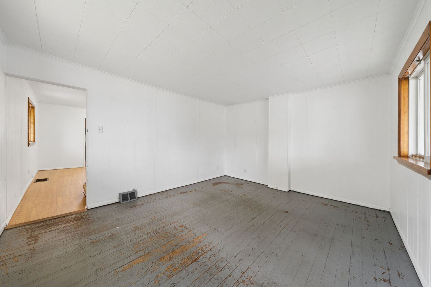 174/176 Roosevelt Way