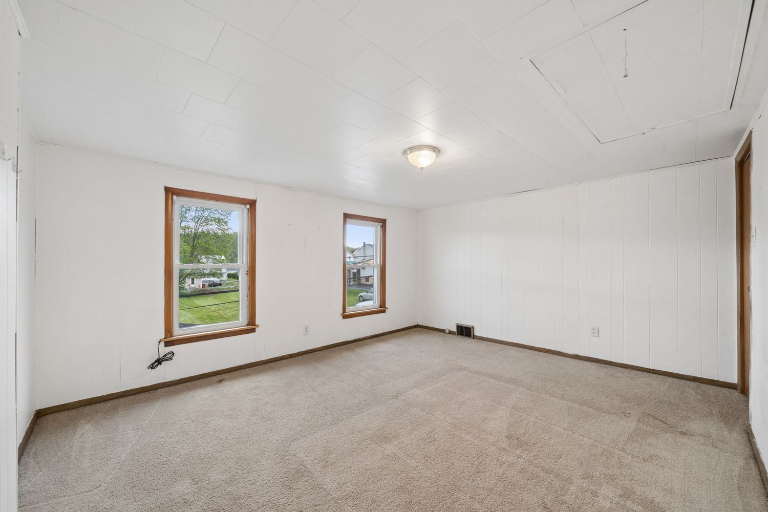 174/176 Roosevelt Way