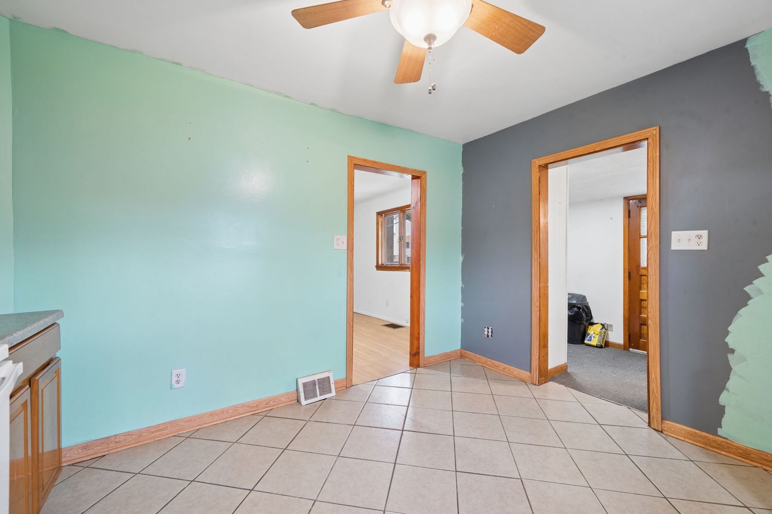 174/176 Roosevelt Way