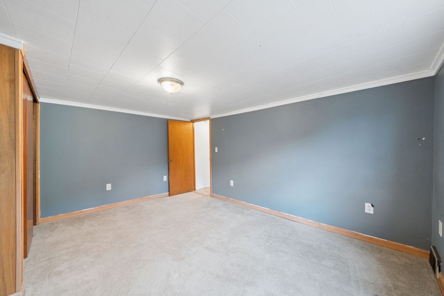 174/176 Roosevelt Way