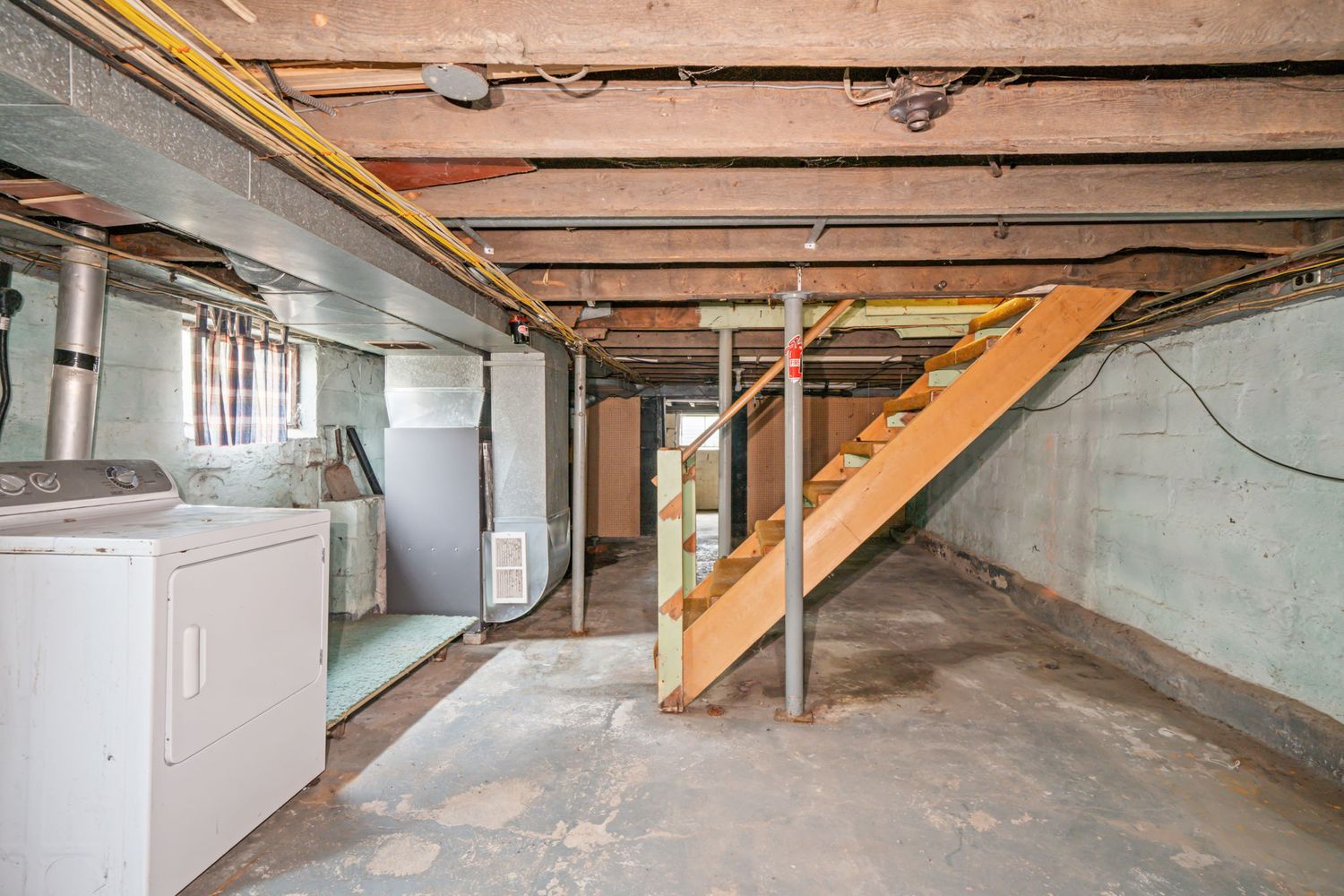 174/176 Roosevelt Way