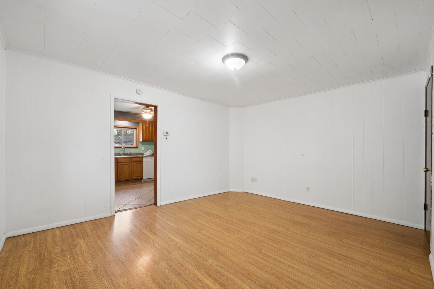 174/176 Roosevelt Way