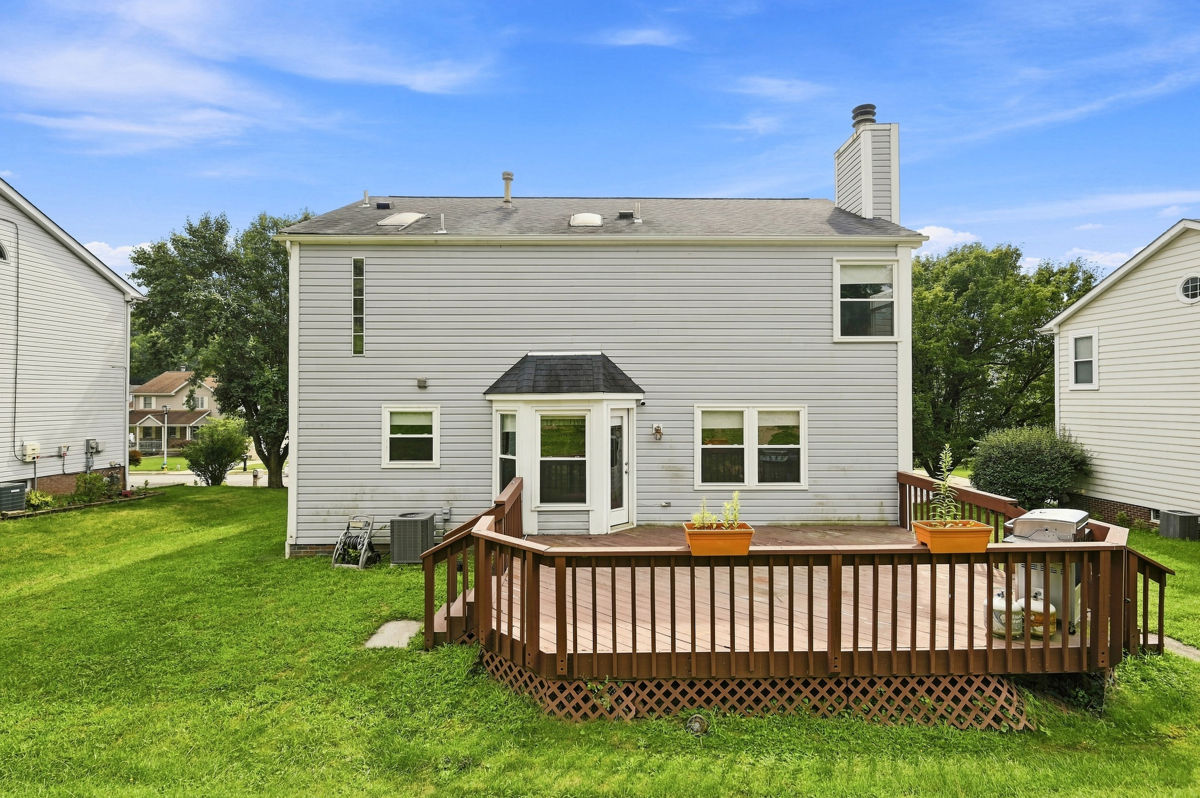 215 Leaside Drive