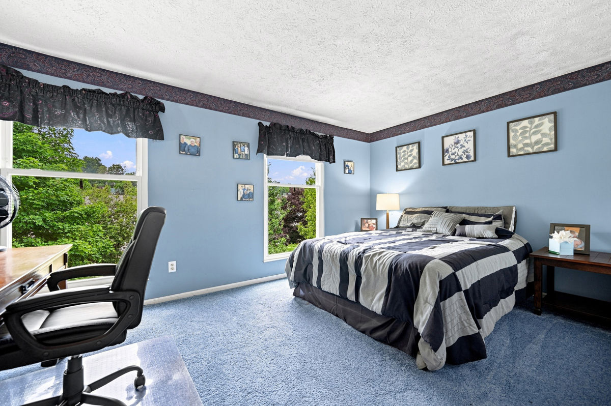 215 Leaside Drive