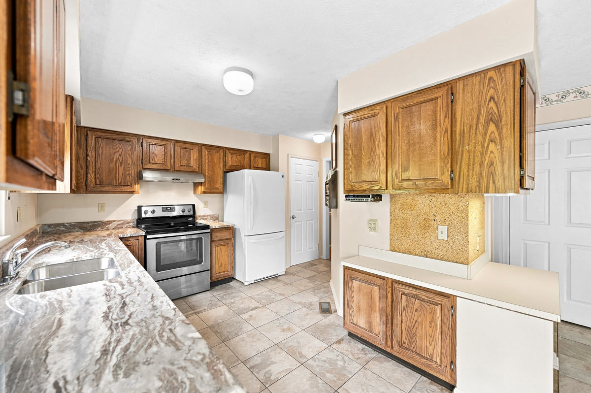 215 Leaside Drive