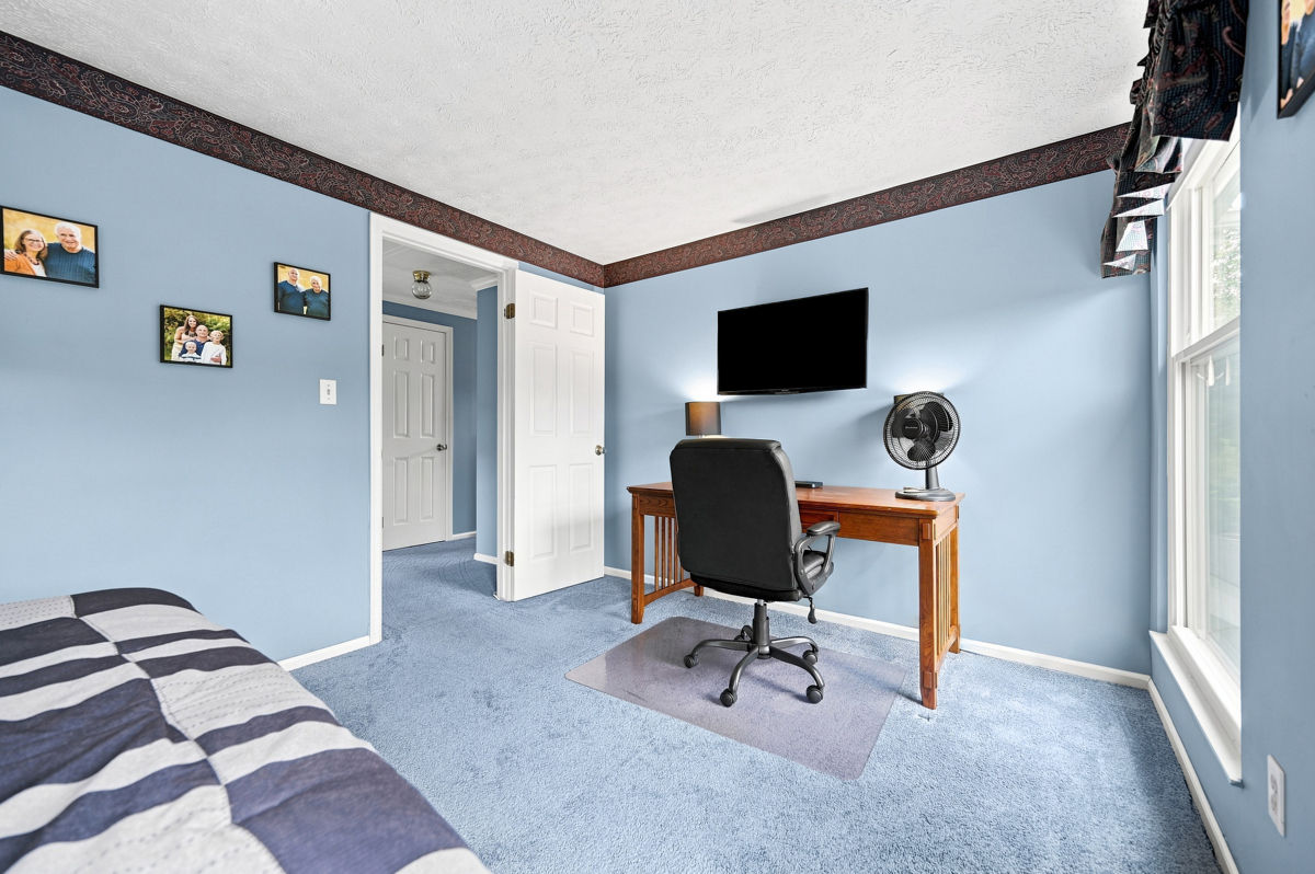 215 Leaside Drive