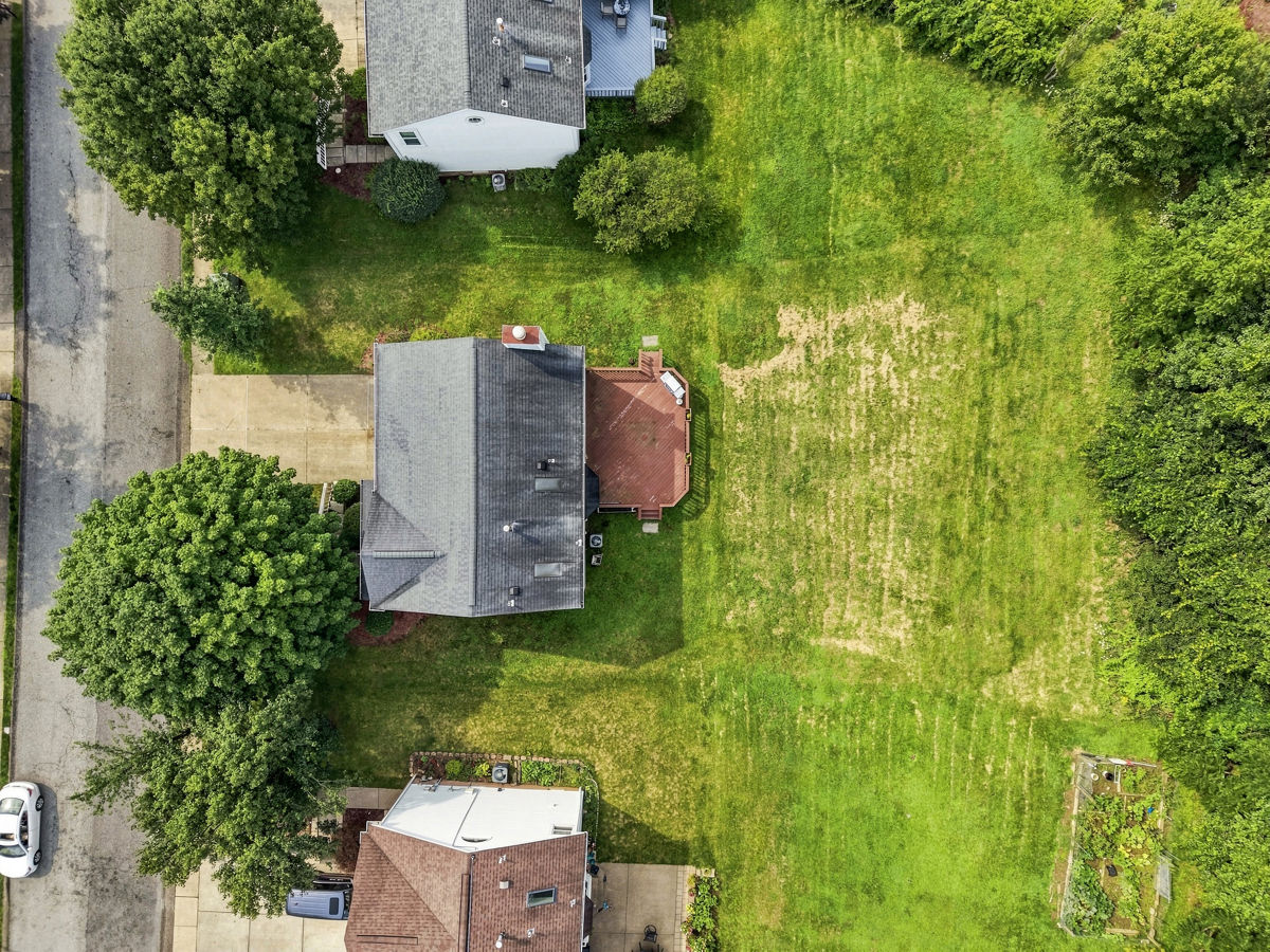 215 Leaside Drive