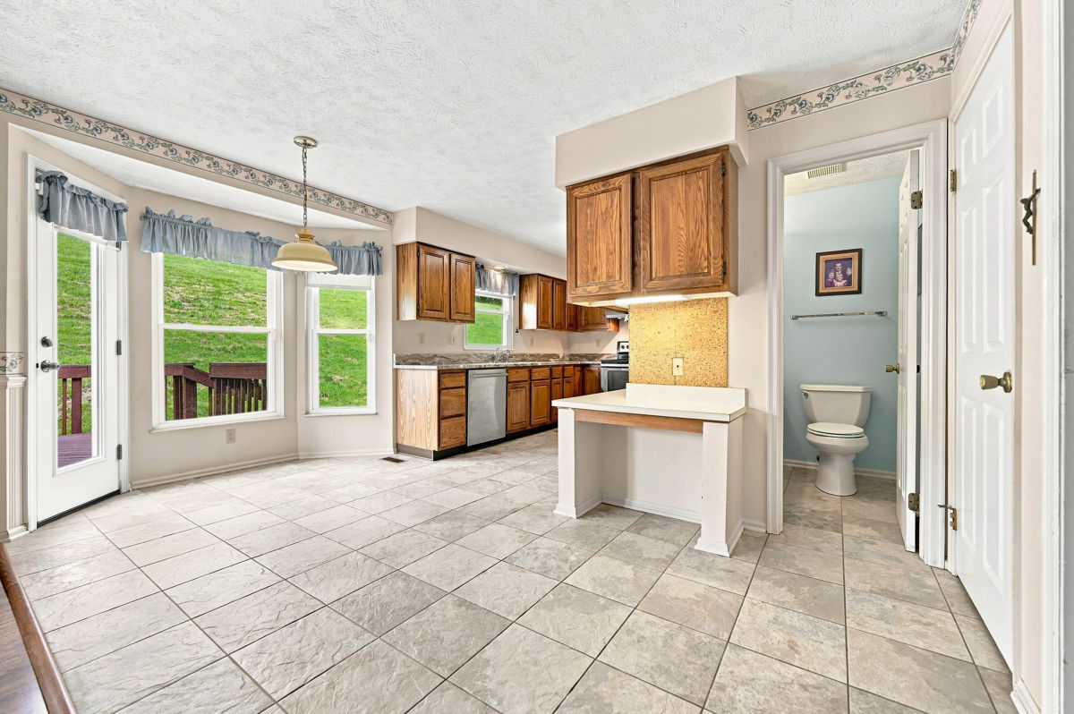215 Leaside Drive