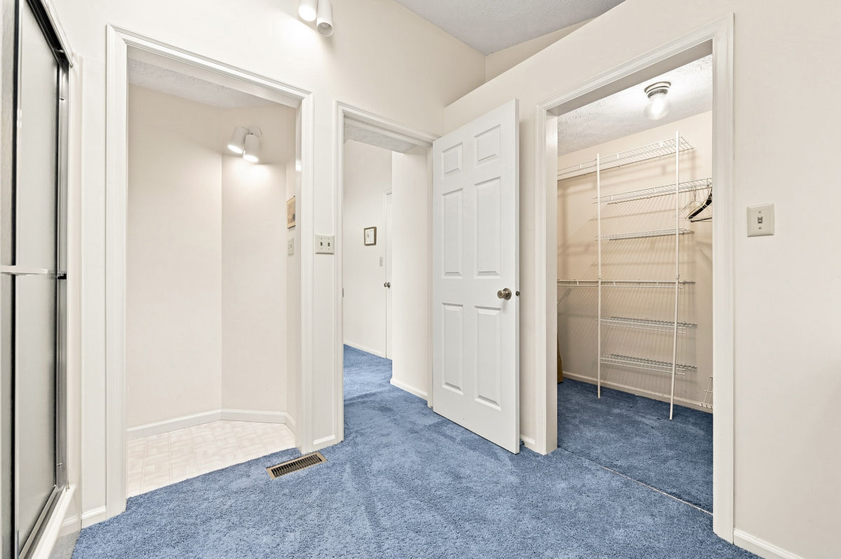 215 Leaside Drive