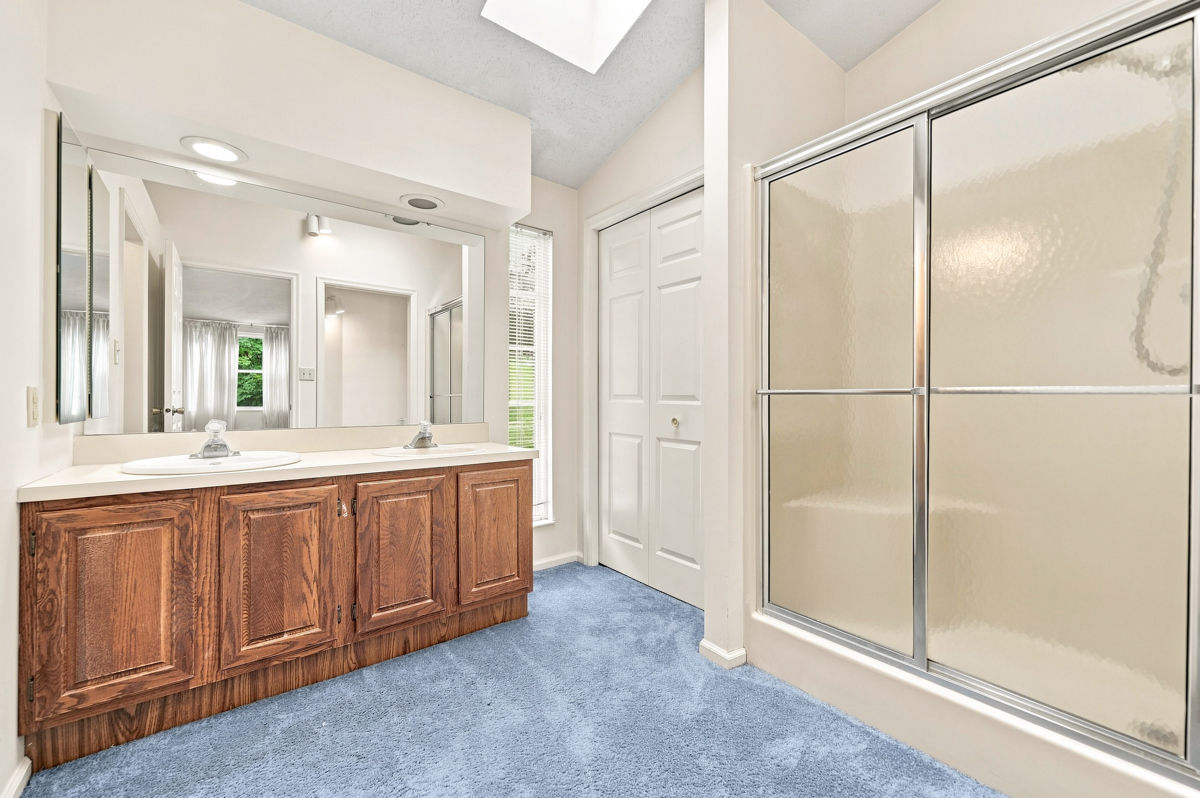 215 Leaside Drive