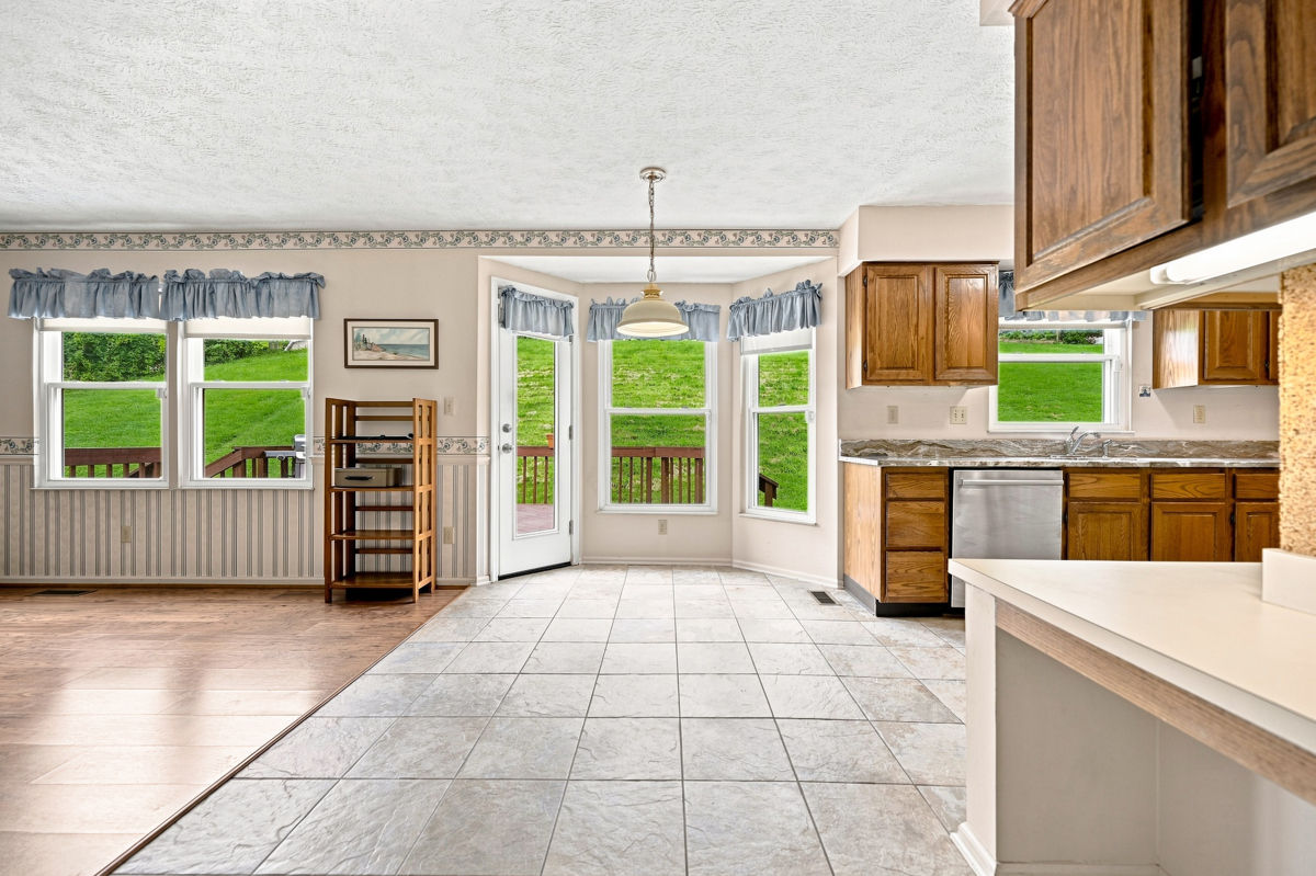 215 Leaside Drive