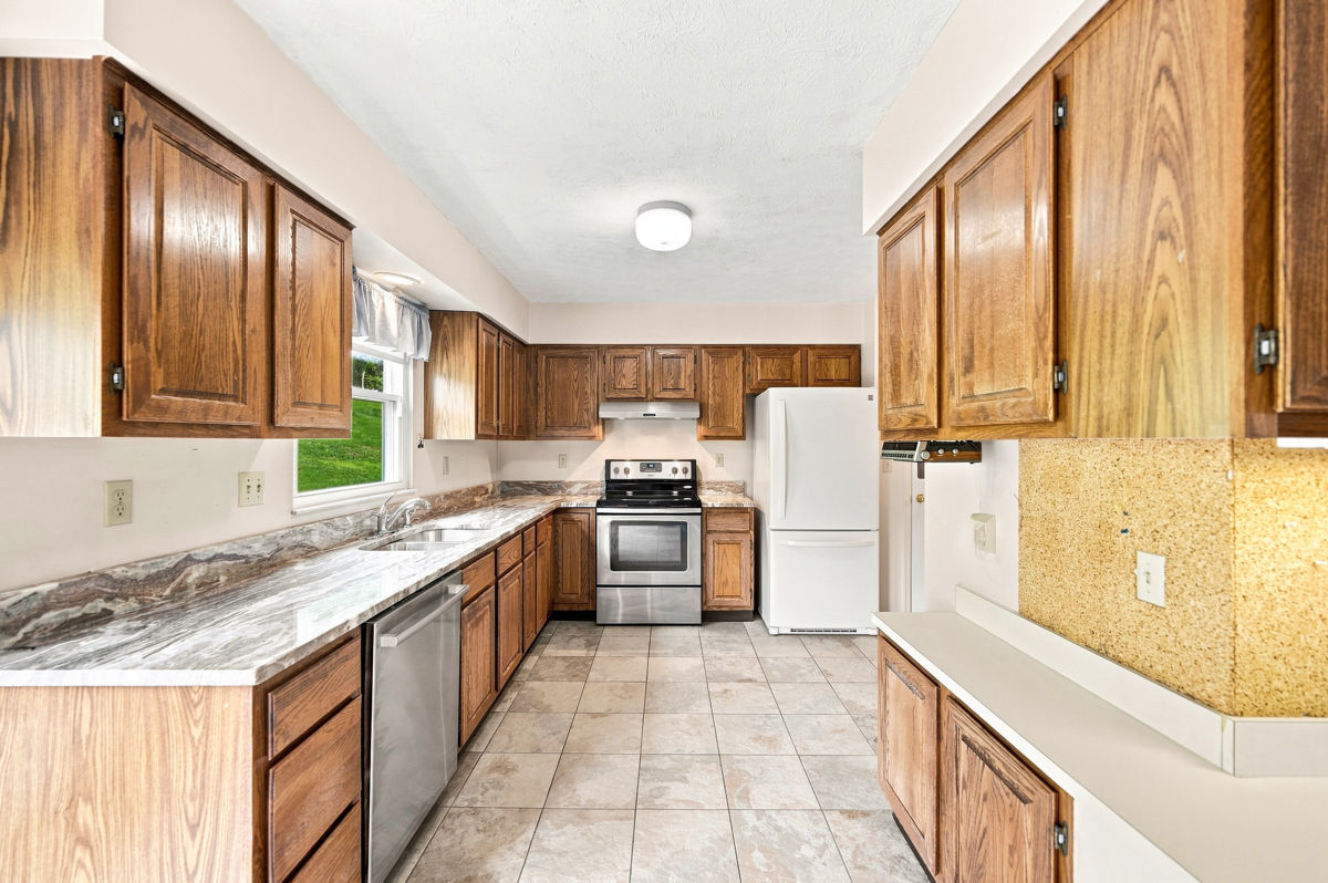 215 Leaside Drive