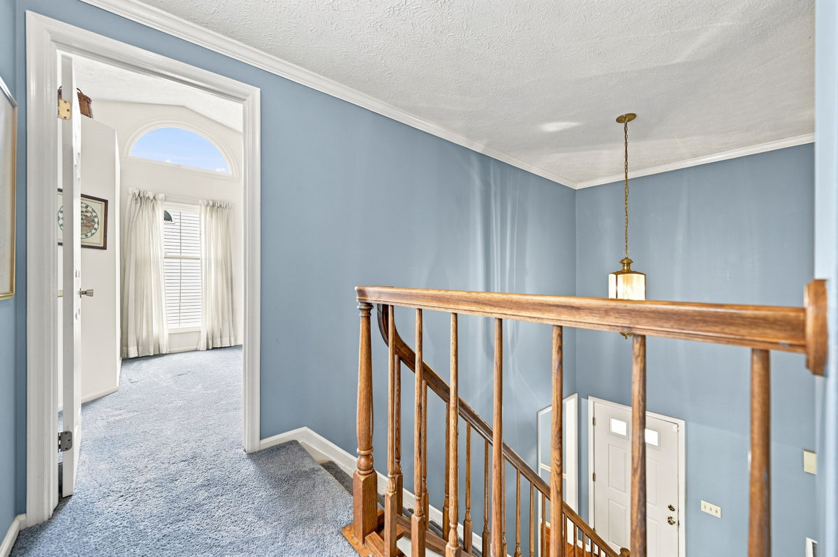 215 Leaside Drive