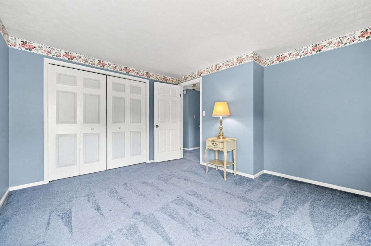 215 Leaside Drive