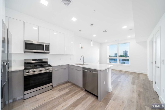 80 70th Street