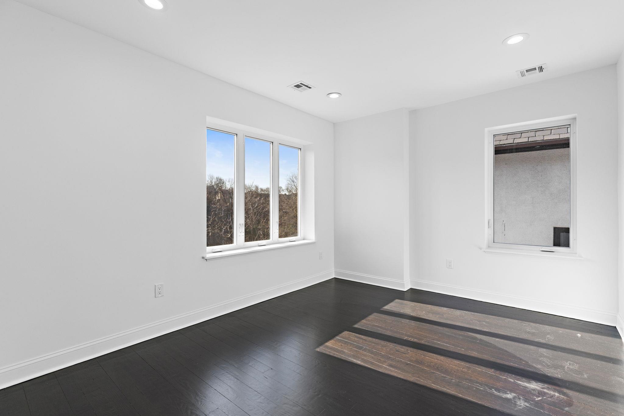 88 STERLING AVE