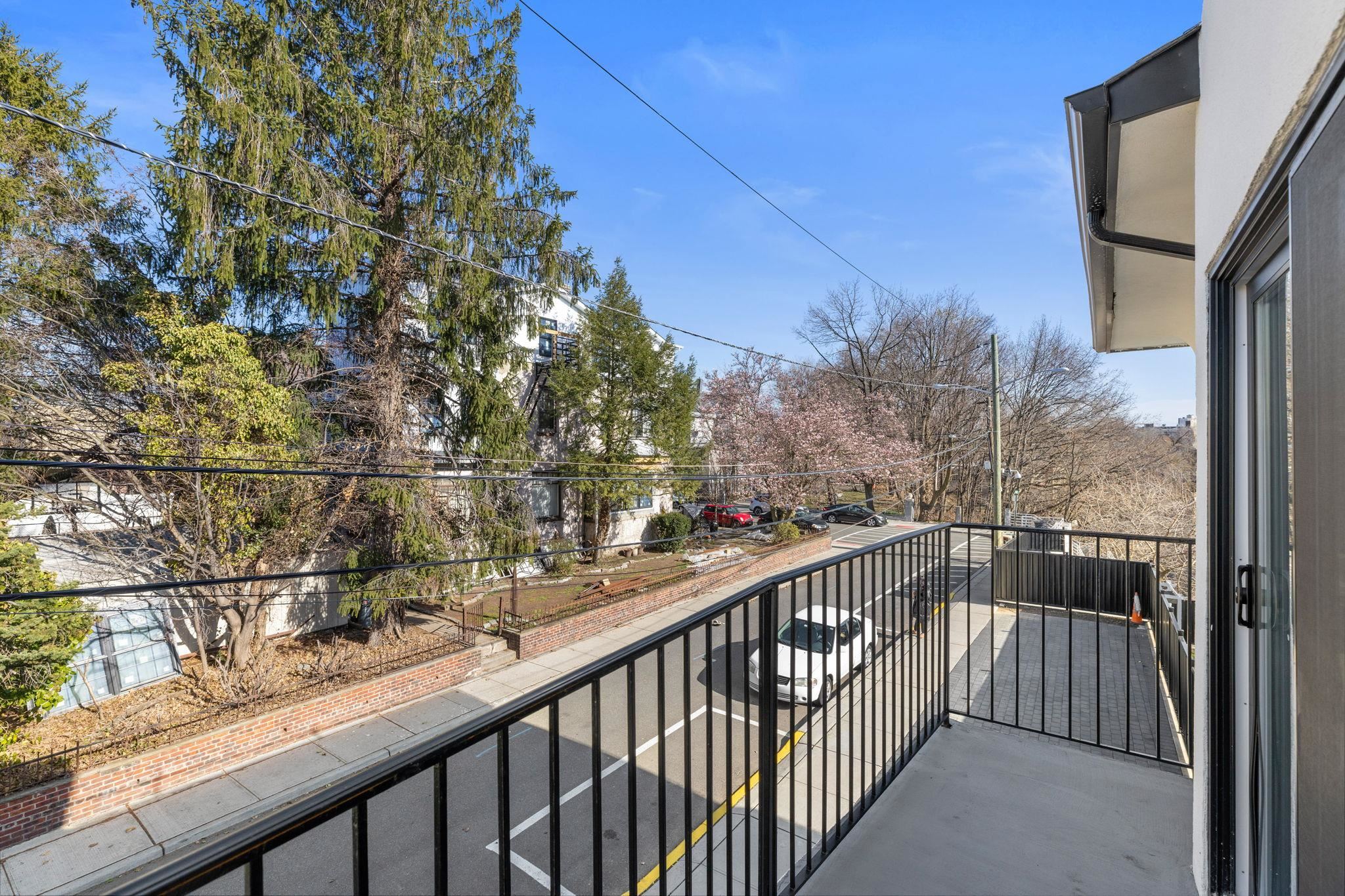 88 STERLING AVE
