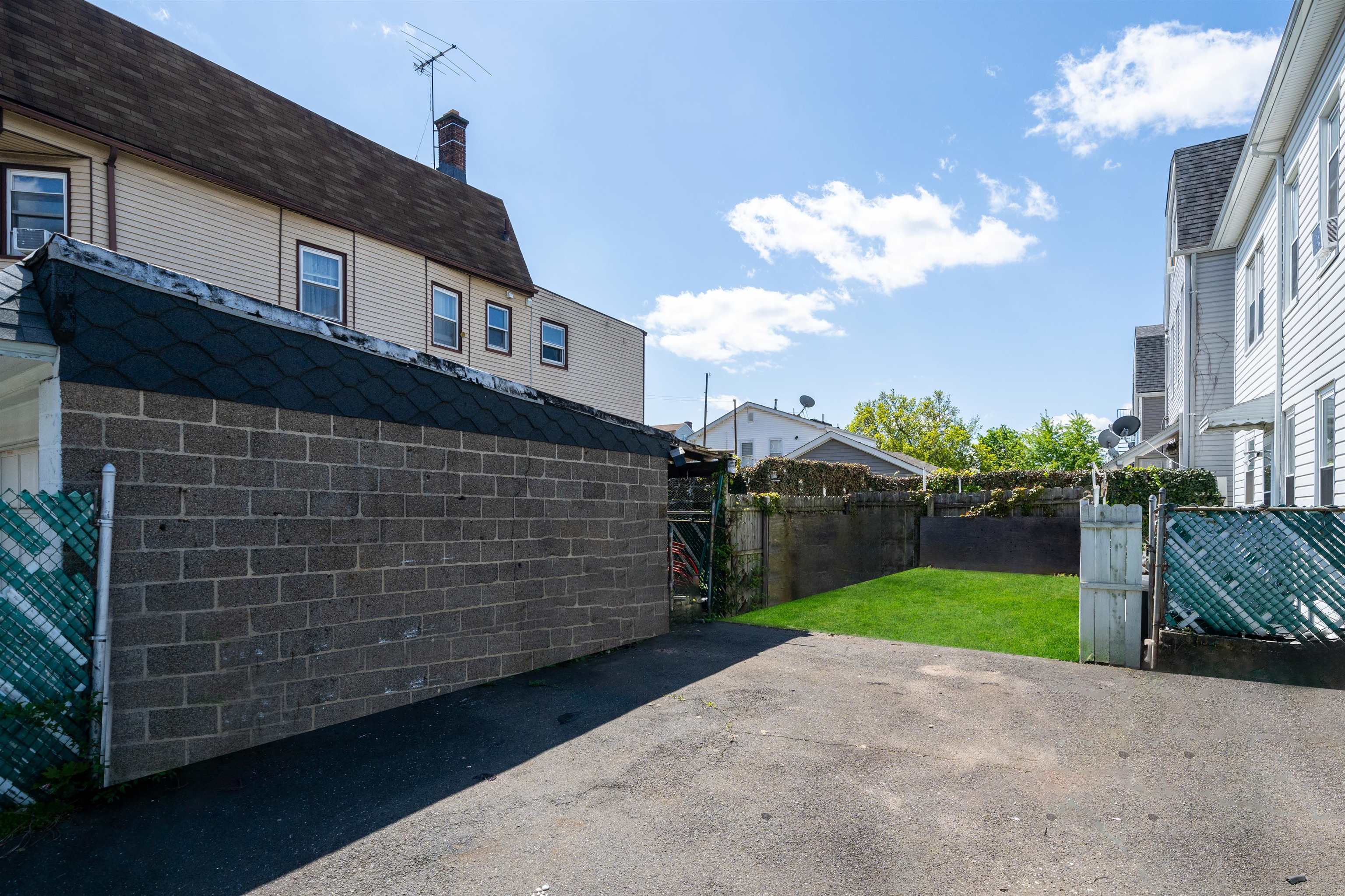 354 BELGROVE DR