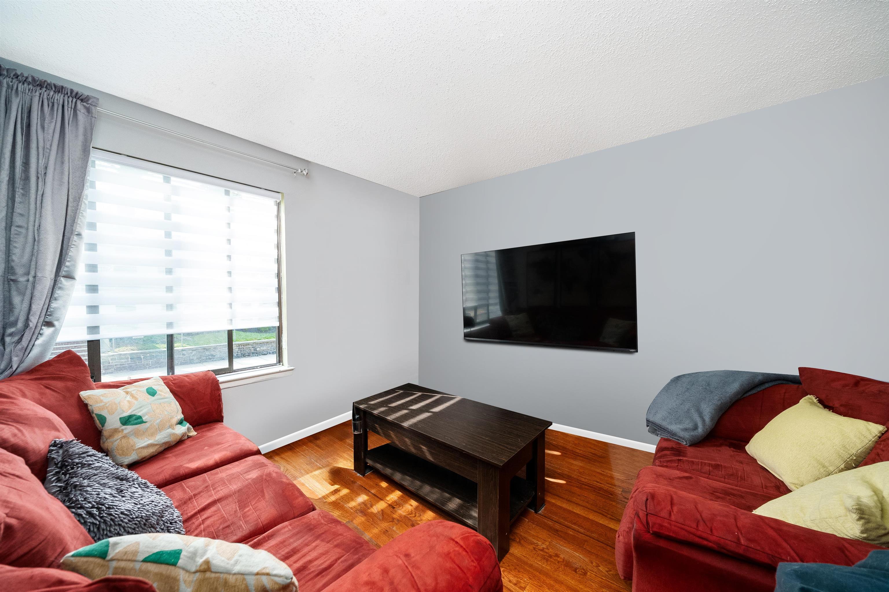 384 PALISADE AVE
