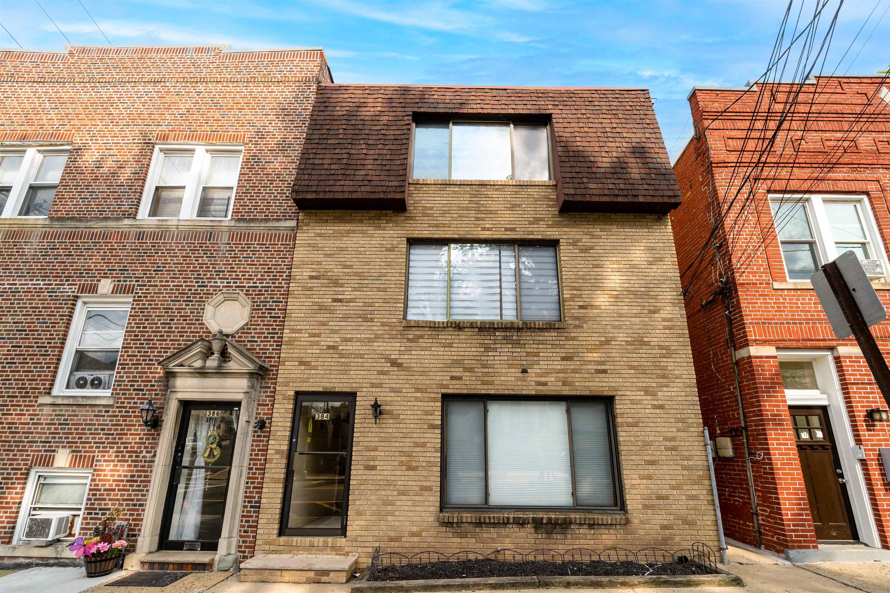 384 PALISADE AVE
