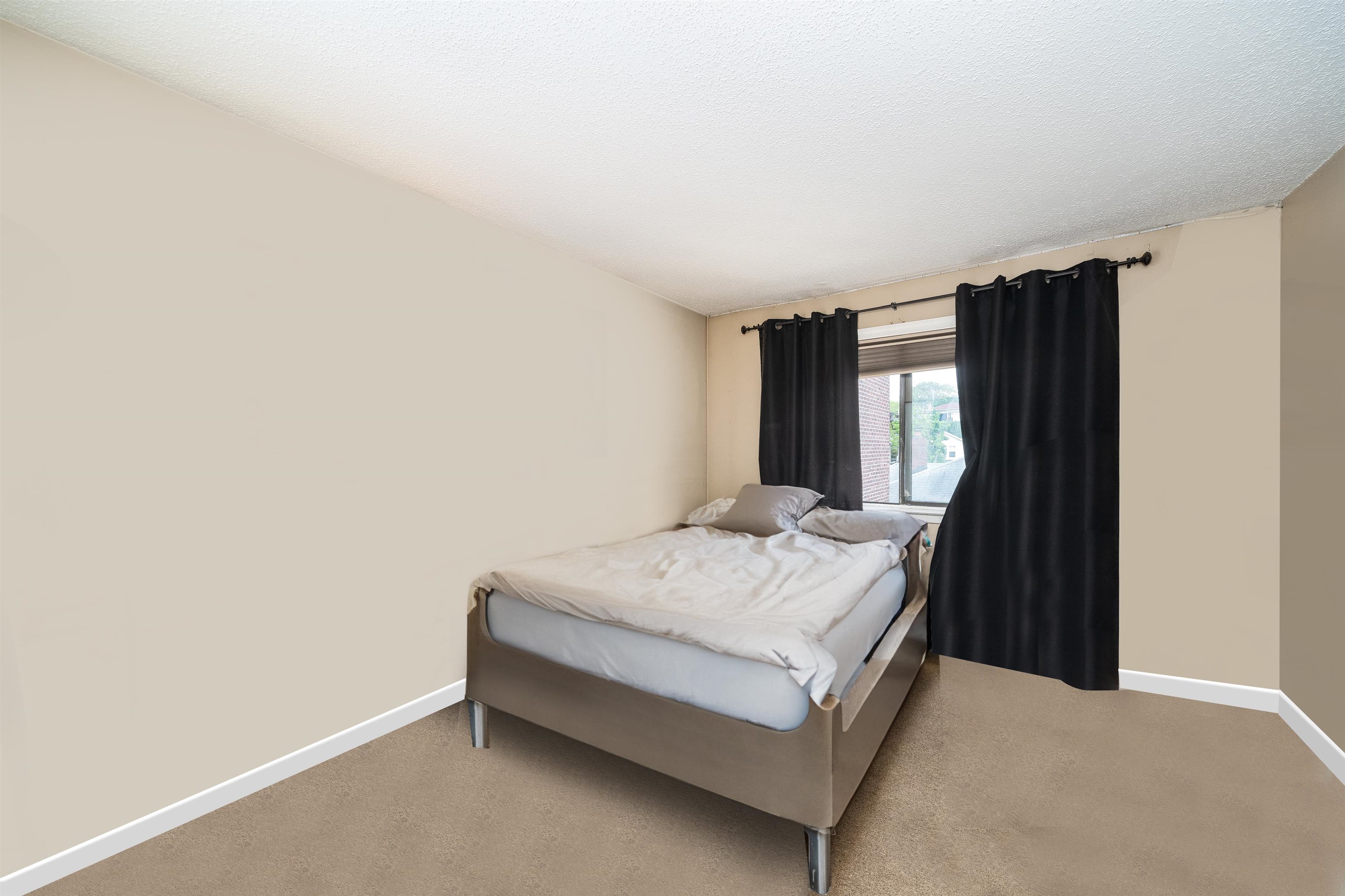 384 PALISADE AVE