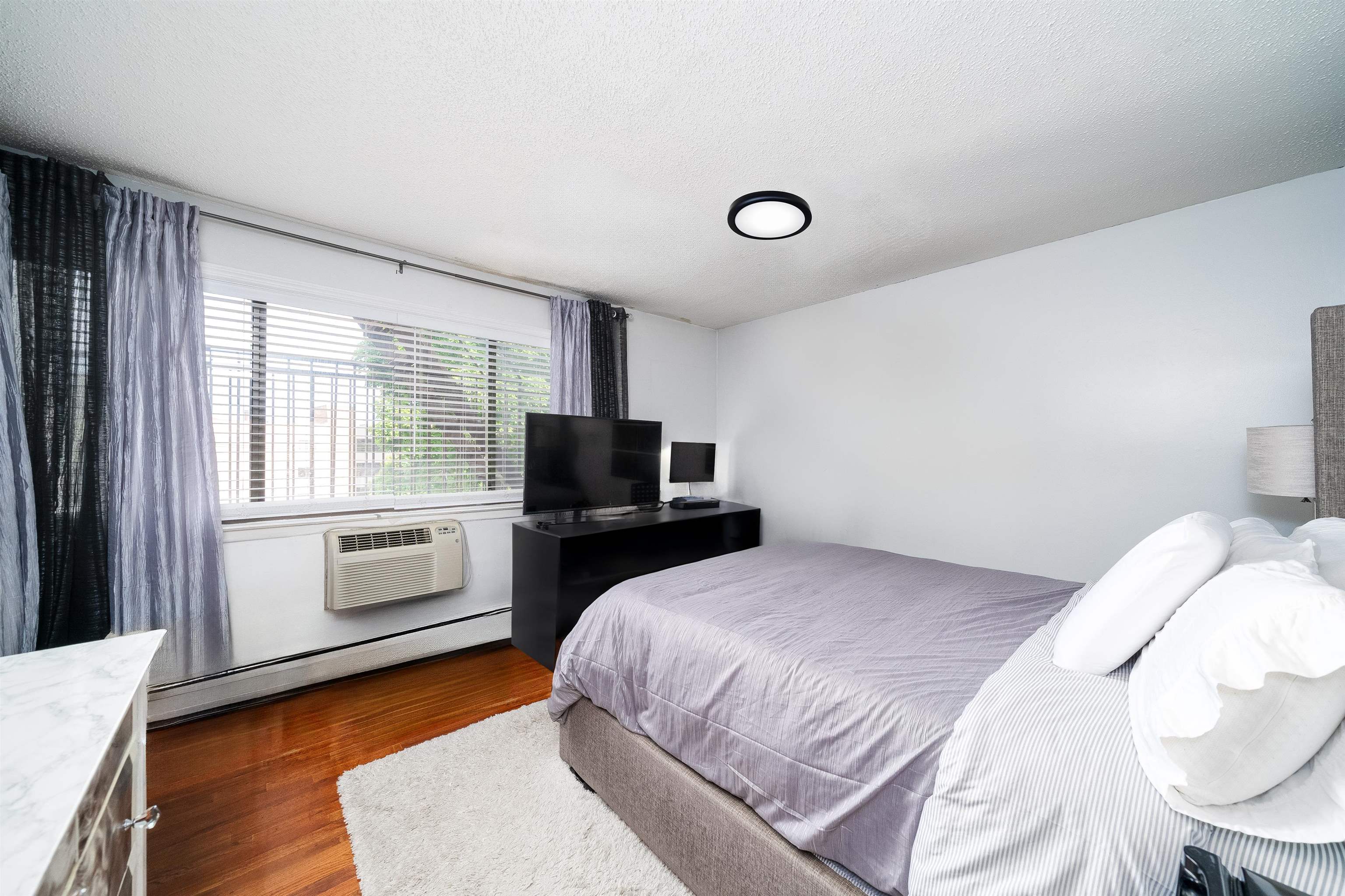 384 PALISADE AVE