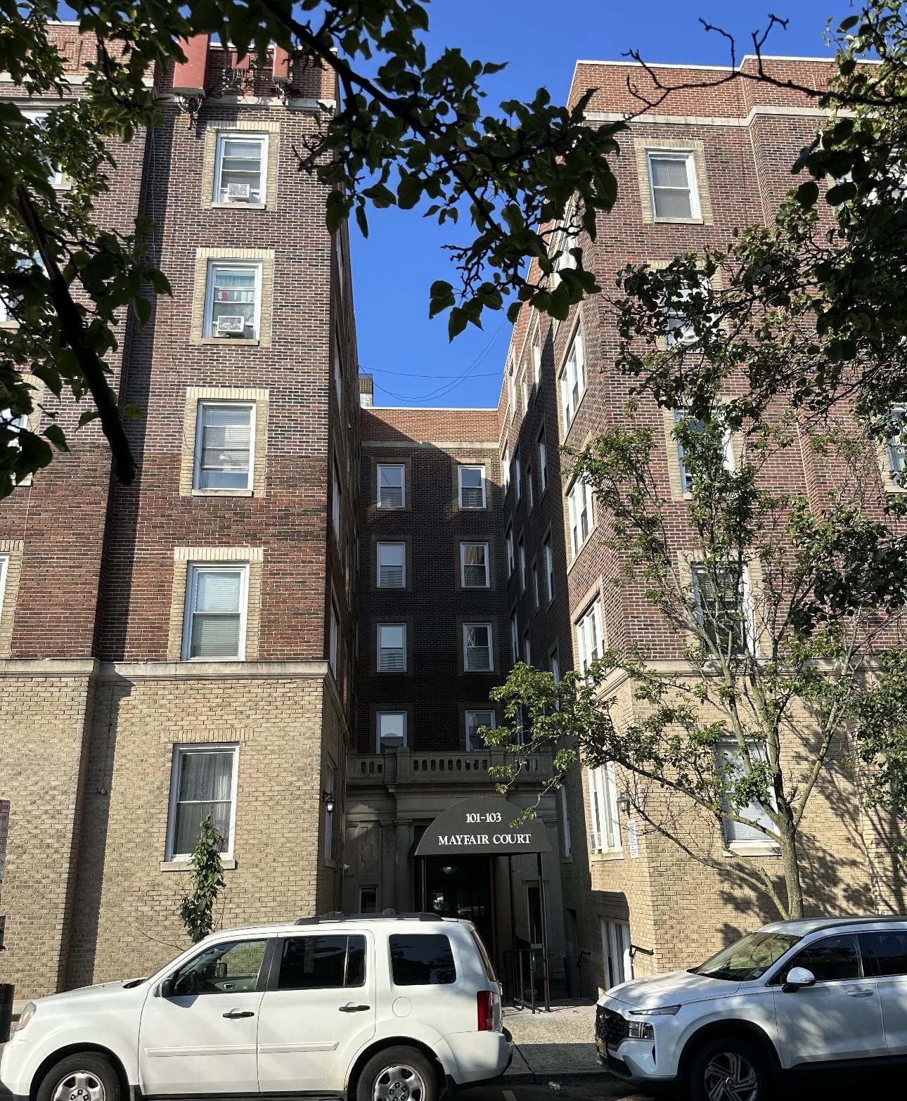 101 73RD ST Unit: B1