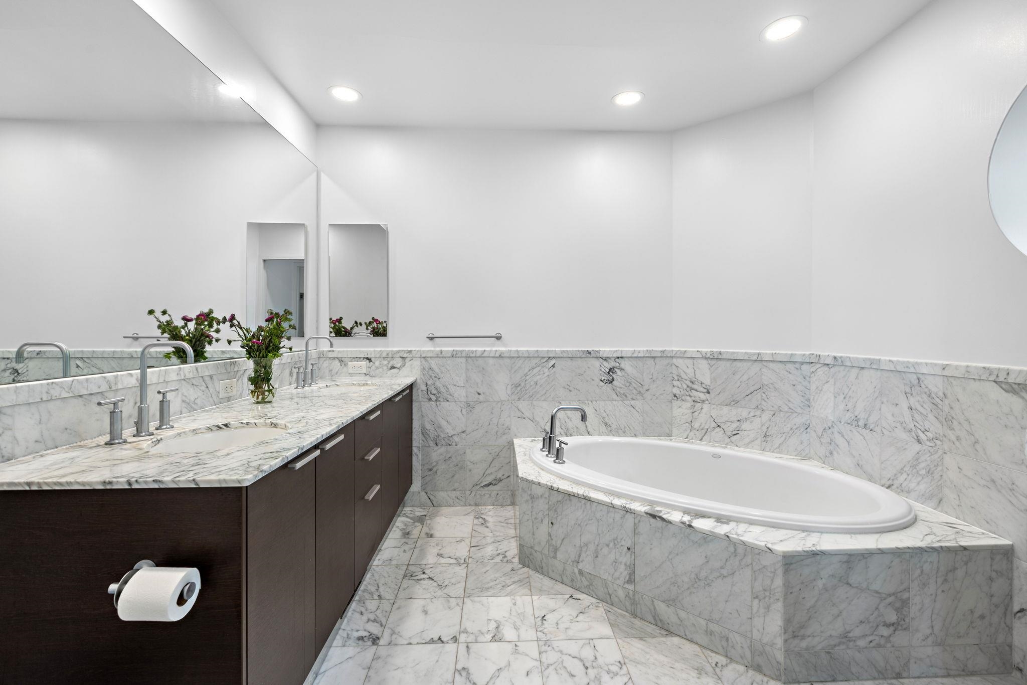 8100 RIVER RD Unit: 109