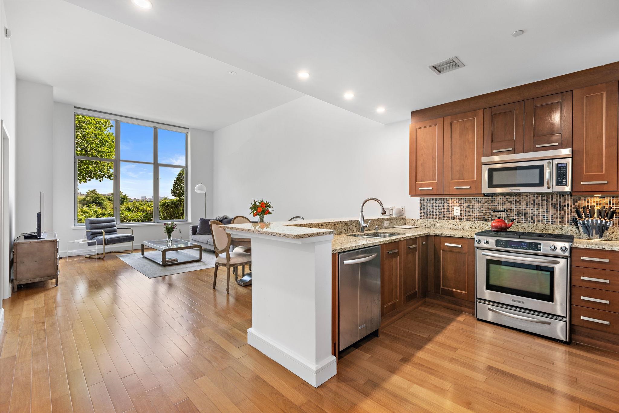 8100 RIVER RD Unit: 109