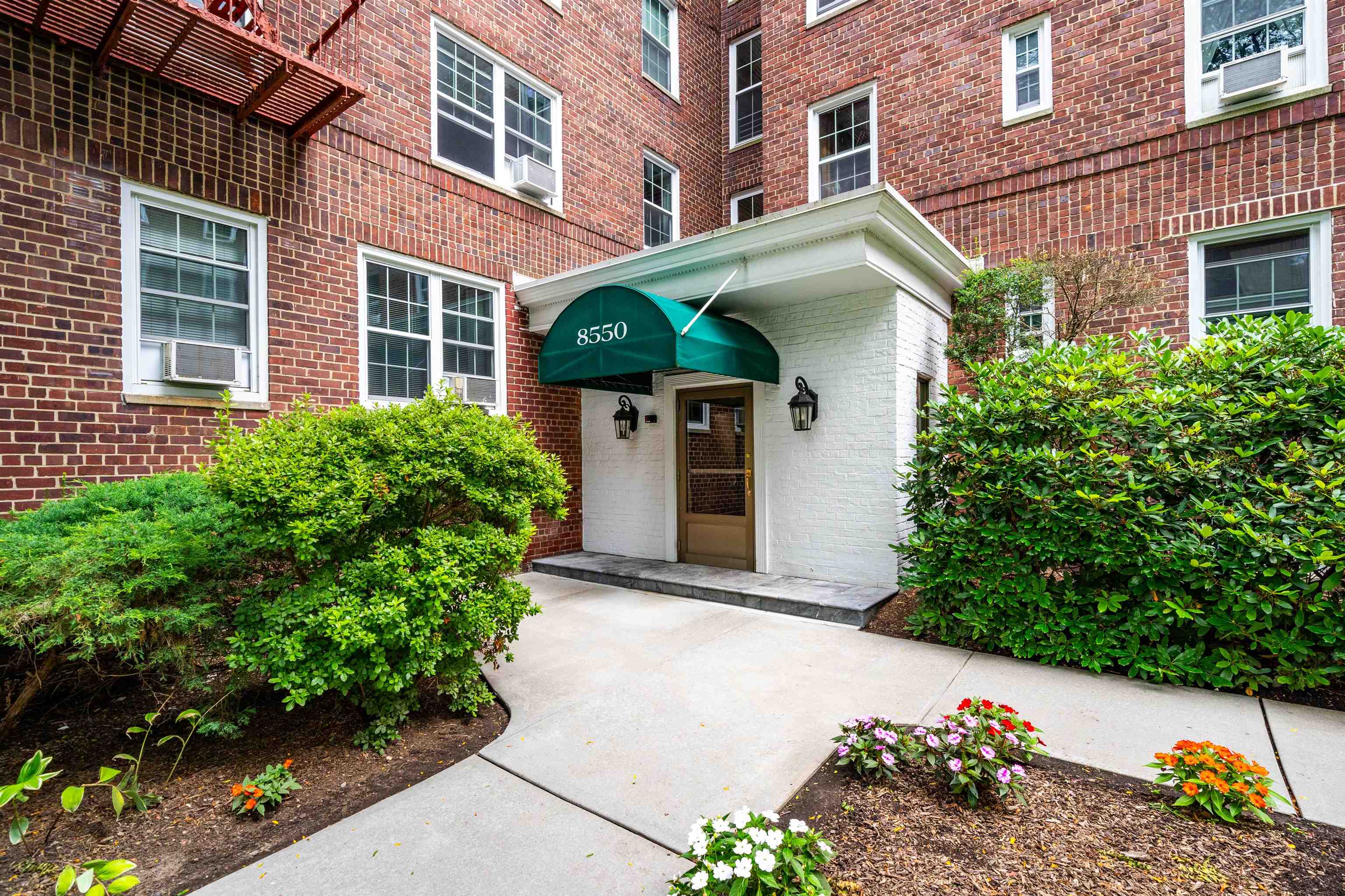 8550 BLVD EAST Unit: 1A