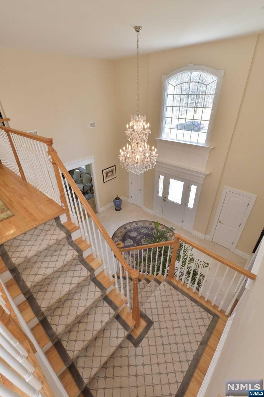 60 Pinehill Drive
