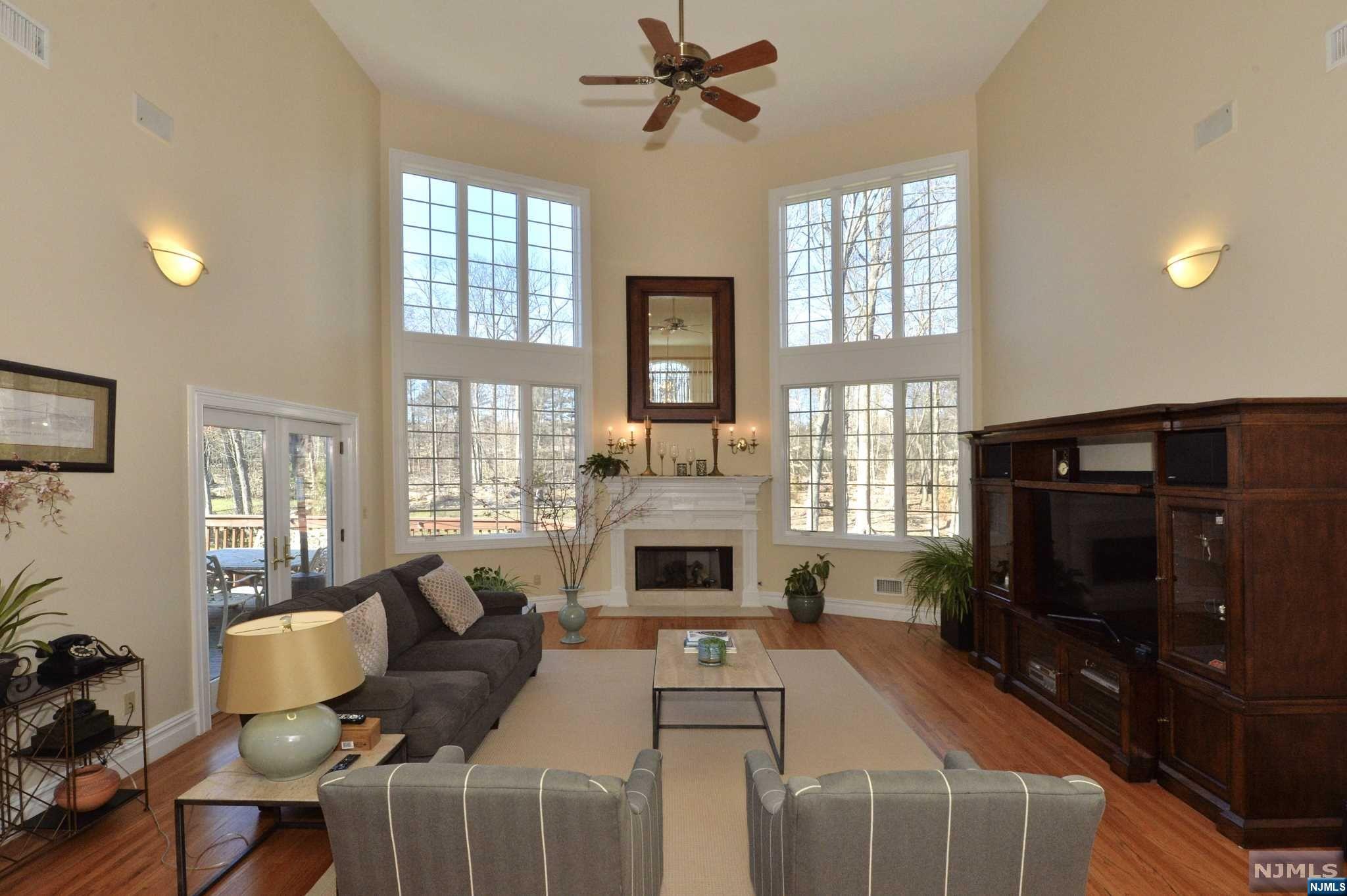 60 Pinehill Drive