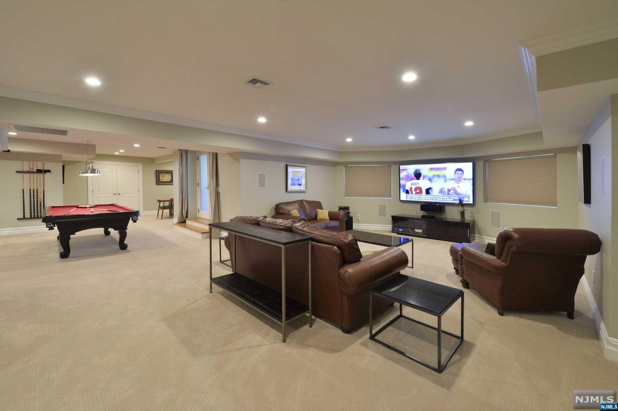 60 Pinehill Drive