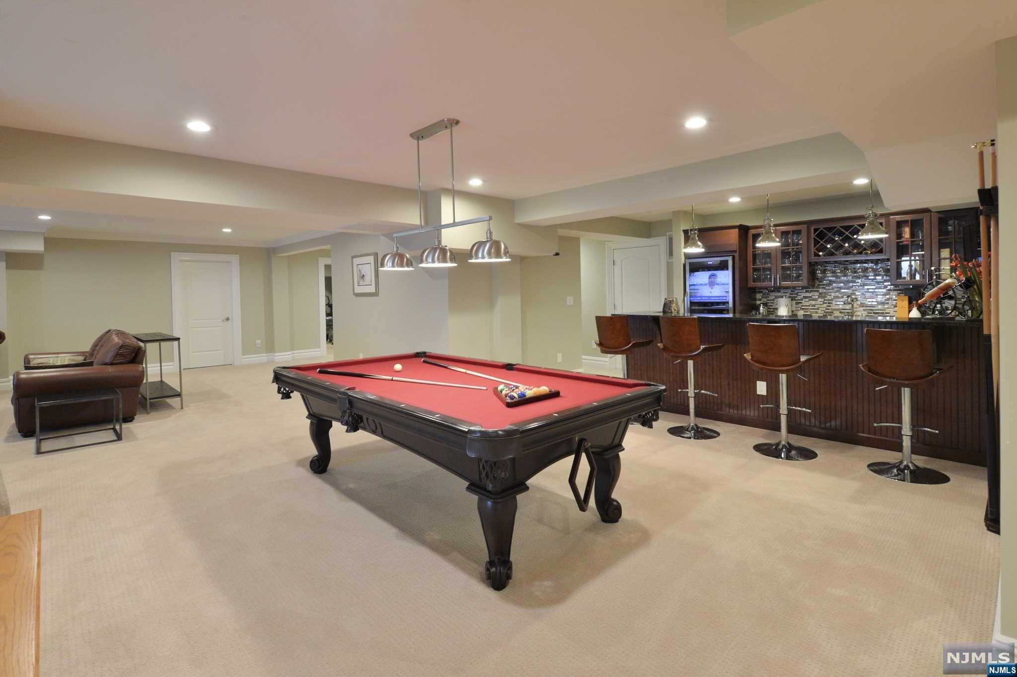 60 Pinehill Drive