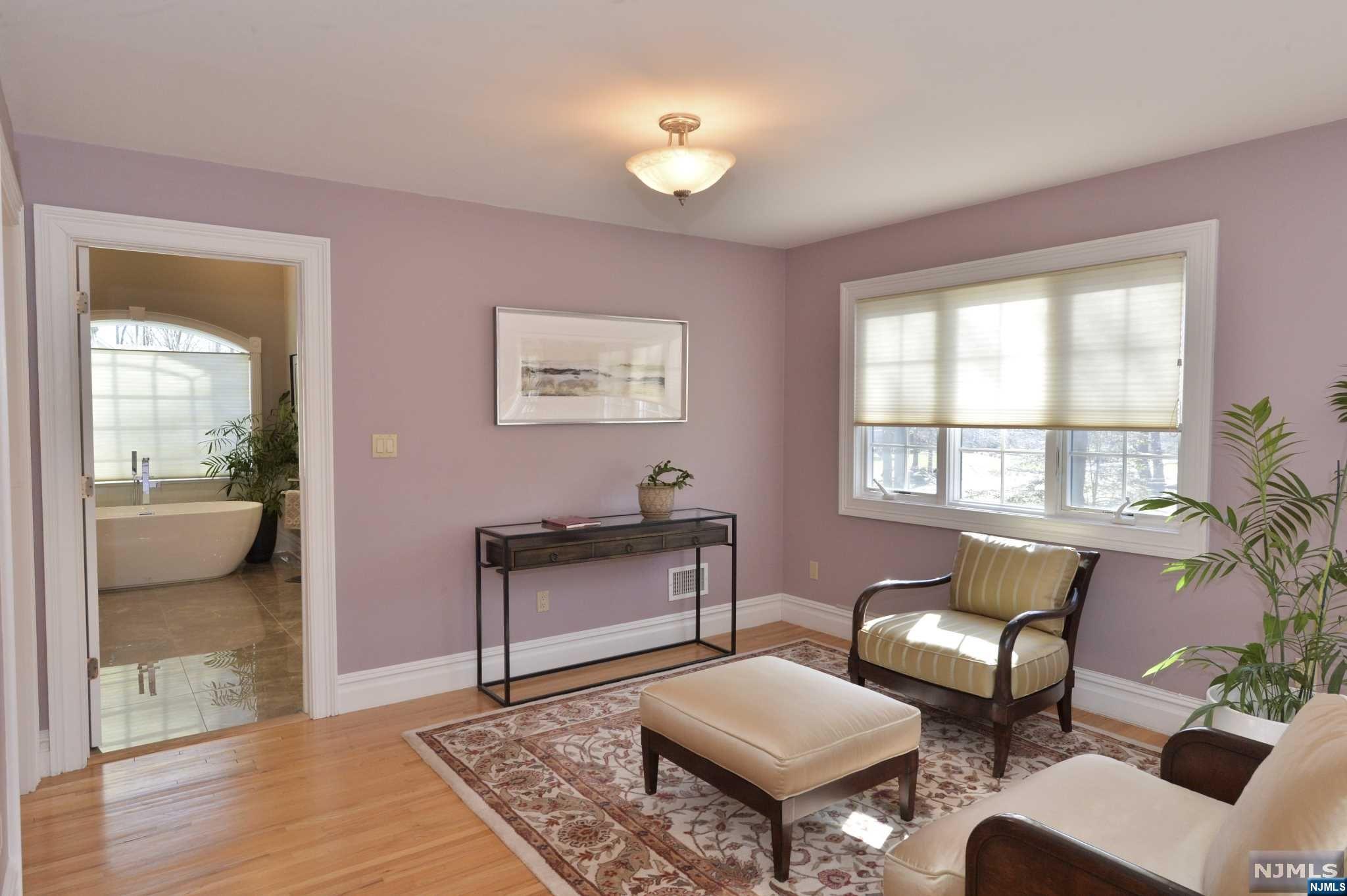 60 Pinehill Drive