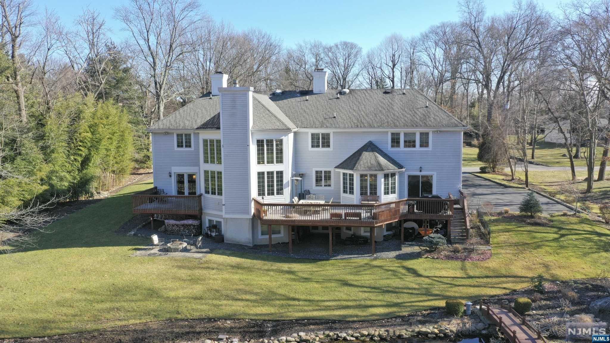 60 Pinehill Drive