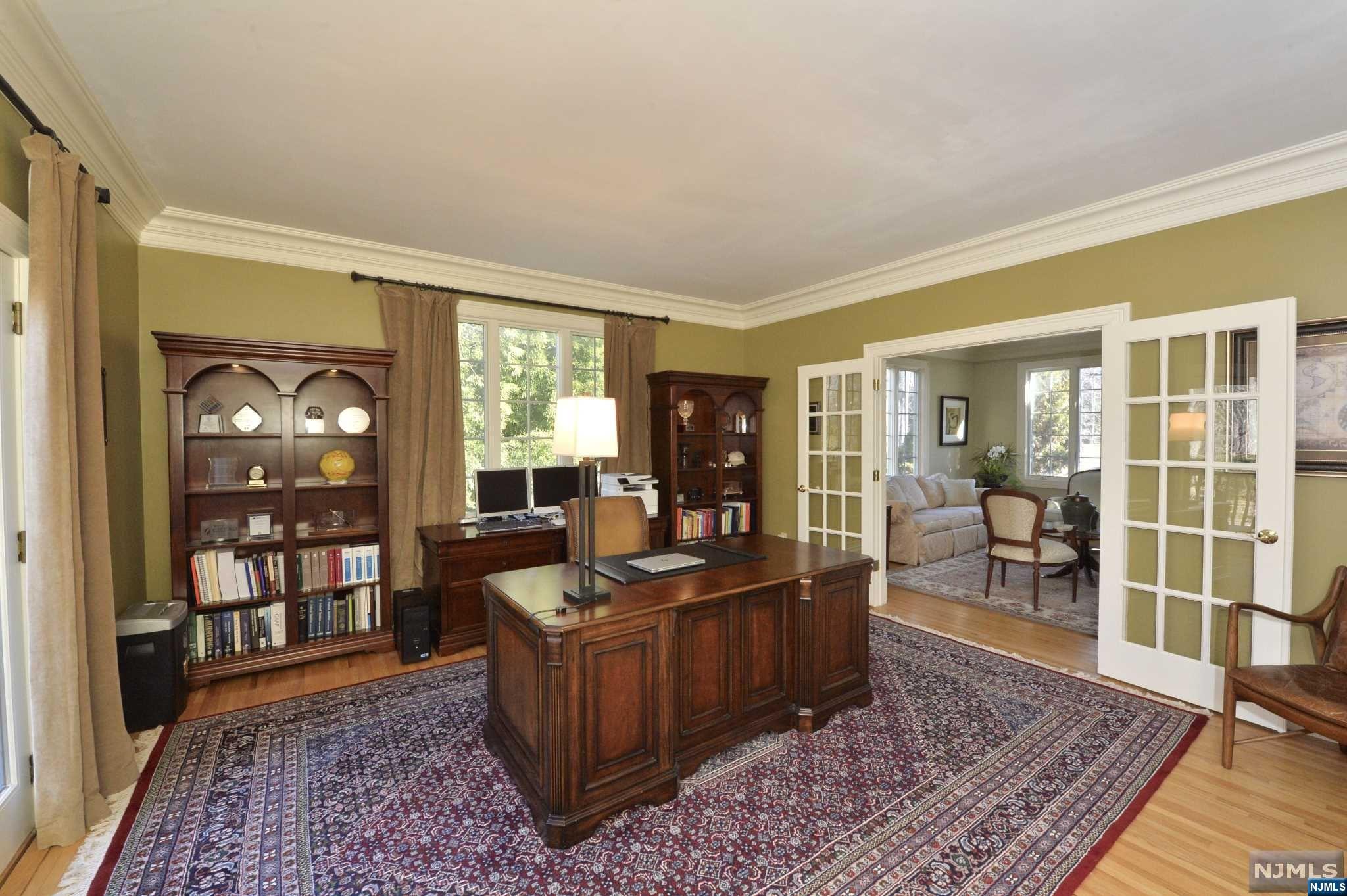 60 Pinehill Drive
