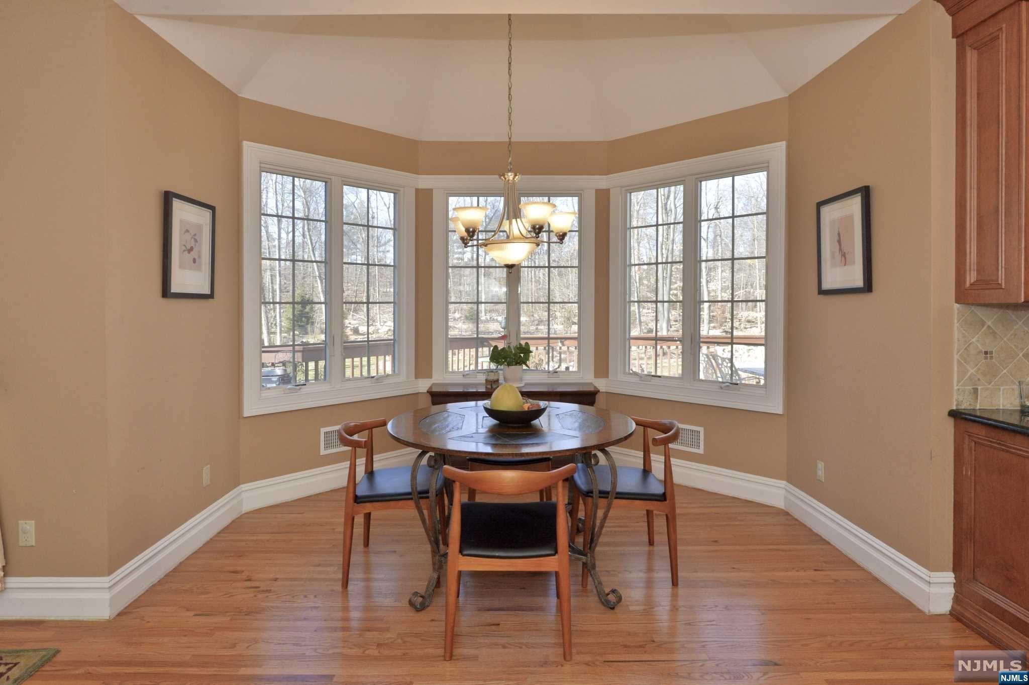 60 Pinehill Drive